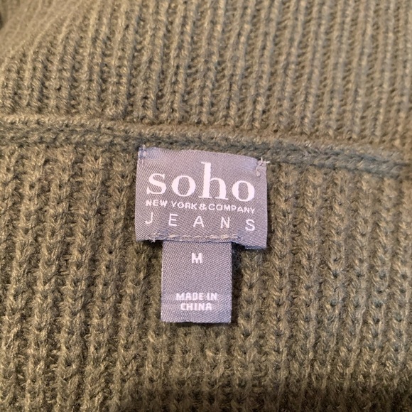 NEW YORK & COMPANY Sweater Olive Green Cold Shoulder medium - Picture 6 of 9